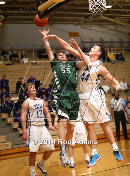 Thumbnail 3 in Lincoln Southwest vs. Lincoln East (Heartland Athletic Conference Tournament) photogallery.