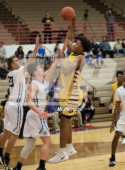 Thumbnail 2 in Chillicothe vs Reynoldsburg (Stephen Gussler Invitational) photogallery.