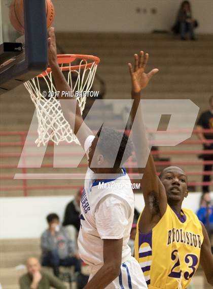Thumbnail 3 in Chillicothe vs Reynoldsburg (Stephen Gussler Invitational) photogallery.