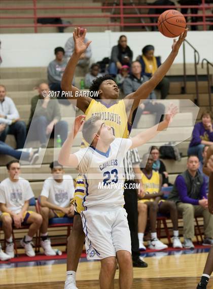 Thumbnail 1 in Chillicothe vs Reynoldsburg (Stephen Gussler Invitational) photogallery.