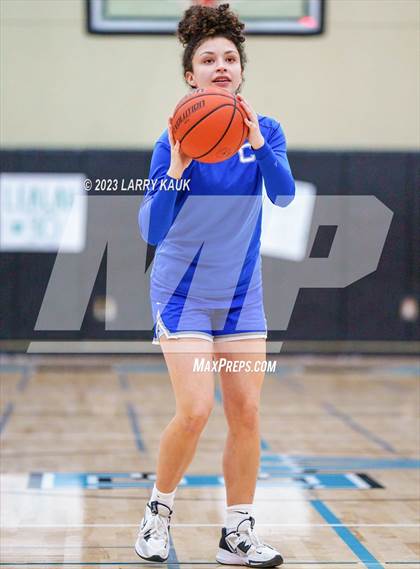 Thumbnail 3 in Caruthers vs Evergreen Valley (CIF Div 3 Round 1) photogallery.