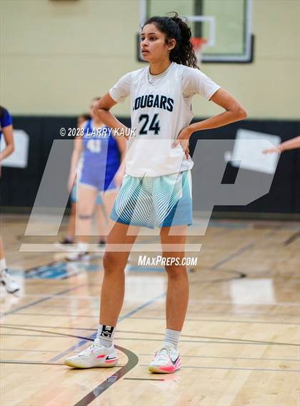 Thumbnail 2 in Caruthers vs Evergreen Valley (CIF Div 3 Round 1) photogallery.