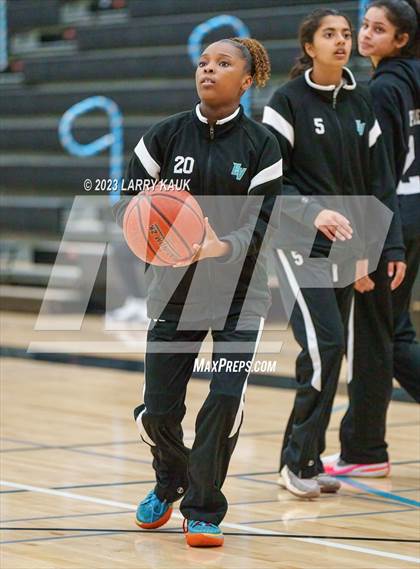 Thumbnail 2 in Caruthers vs Evergreen Valley (CIF Div 3 Round 1) photogallery.