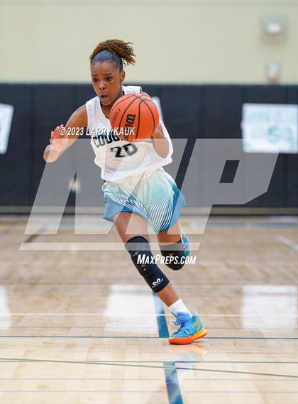 Thumbnail 1 in Caruthers vs Evergreen Valley (CIF Div 3 Round 1) photogallery.