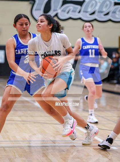 Thumbnail 2 in Caruthers vs Evergreen Valley (CIF Div 3 Round 1) photogallery.