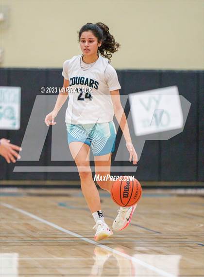 Thumbnail 2 in Caruthers vs Evergreen Valley (CIF Div 3 Round 1) photogallery.