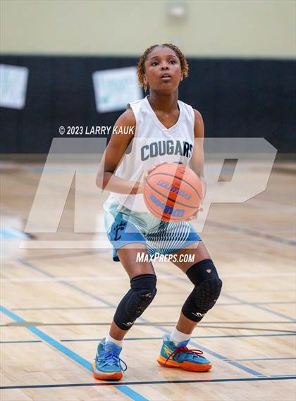 Thumbnail 3 in Caruthers vs Evergreen Valley (CIF Div 3 Round 1) photogallery.