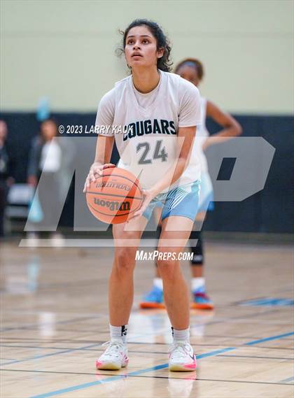 Thumbnail 3 in Caruthers vs Evergreen Valley (CIF Div 3 Round 1) photogallery.