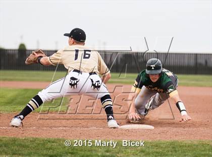 Thumbnail 2 in Tracy @ Enochs photogallery.