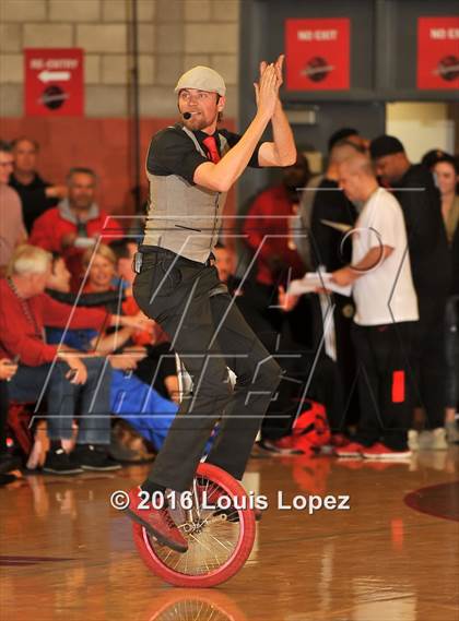 Thumbnail 3 in Foothills Christian @ Mater Dei (Nike Extravaganza) photogallery.