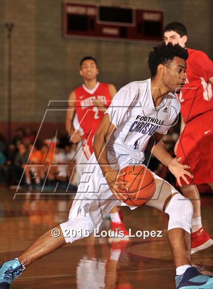 Thumbnail 1 in Foothills Christian @ Mater Dei (Nike Extravaganza) photogallery.