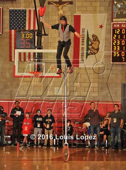 Thumbnail 1 in Foothills Christian @ Mater Dei (Nike Extravaganza) photogallery.