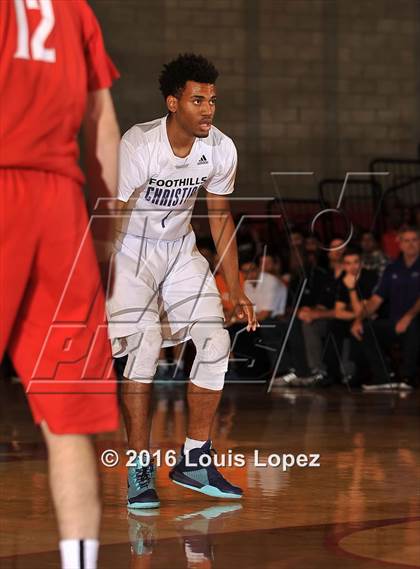 Thumbnail 1 in Foothills Christian @ Mater Dei (Nike Extravaganza) photogallery.