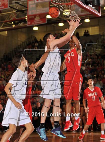 Thumbnail 2 in Foothills Christian @ Mater Dei (Nike Extravaganza) photogallery.