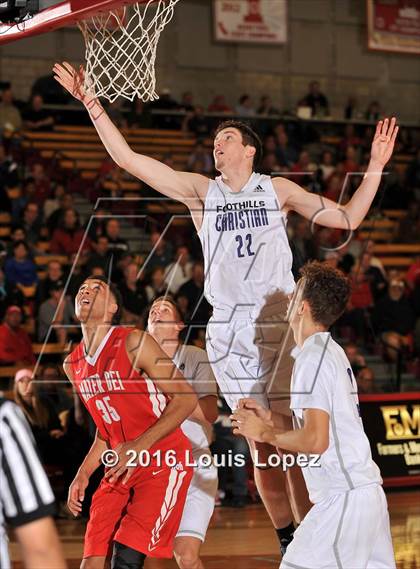 Thumbnail 2 in Foothills Christian @ Mater Dei (Nike Extravaganza) photogallery.