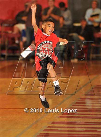 Thumbnail 3 in Foothills Christian @ Mater Dei (Nike Extravaganza) photogallery.