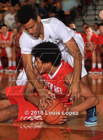 Thumbnail 3 in Foothills Christian @ Mater Dei (Nike Extravaganza) photogallery.