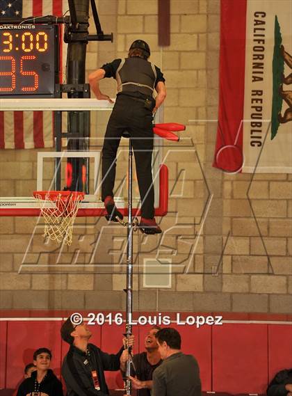Thumbnail 2 in Foothills Christian @ Mater Dei (Nike Extravaganza) photogallery.