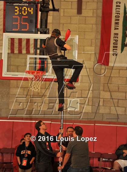 Thumbnail 1 in Foothills Christian @ Mater Dei (Nike Extravaganza) photogallery.