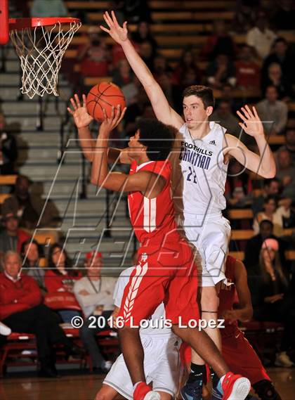 Thumbnail 3 in Foothills Christian @ Mater Dei (Nike Extravaganza) photogallery.