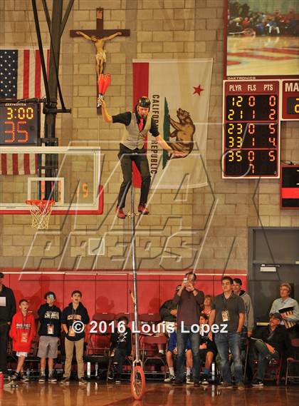 Thumbnail 2 in Foothills Christian @ Mater Dei (Nike Extravaganza) photogallery.