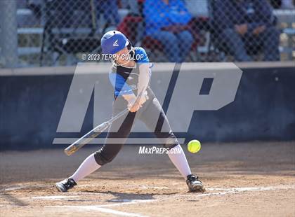 Thumbnail 3 in Carbon vs. Manti (UHSAA 3A Round 3) photogallery.