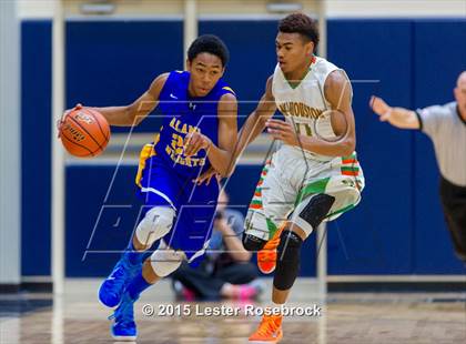 Thumbnail 3 in Alamo Heights vs. Houston (5A Bidistrict) photogallery.