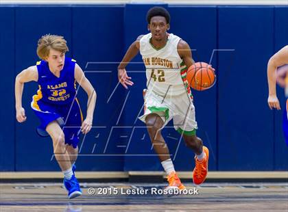 Thumbnail 2 in Alamo Heights vs. Houston (5A Bidistrict) photogallery.