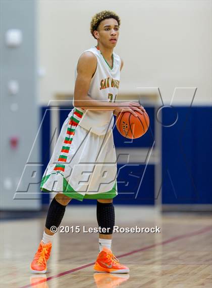 Thumbnail 2 in Alamo Heights vs. Houston (5A Bidistrict) photogallery.