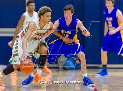 Thumbnail 3 in Alamo Heights vs. Houston (5A Bidistrict) photogallery.
