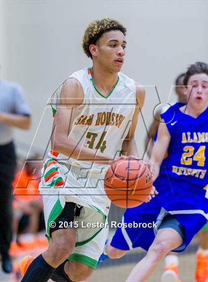 Thumbnail 1 in Alamo Heights vs. Houston (5A Bidistrict) photogallery.