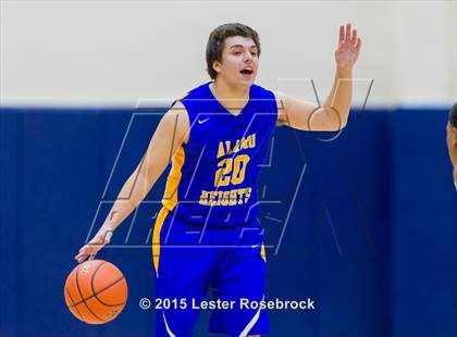 Thumbnail 1 in Alamo Heights vs. Houston (5A Bidistrict) photogallery.