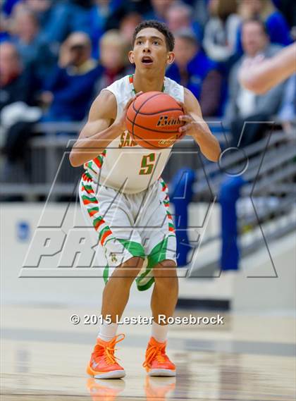 Thumbnail 2 in Alamo Heights vs. Houston (5A Bidistrict) photogallery.