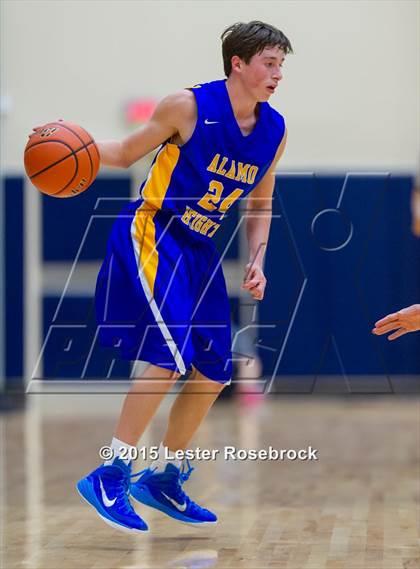 Thumbnail 3 in Alamo Heights vs. Houston (5A Bidistrict) photogallery.