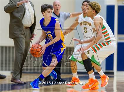 Thumbnail 2 in Alamo Heights vs. Houston (5A Bidistrict) photogallery.