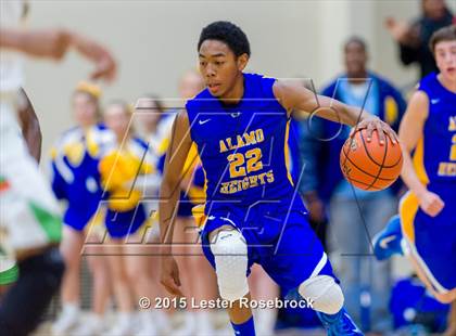 Thumbnail 3 in Alamo Heights vs. Houston (5A Bidistrict) photogallery.