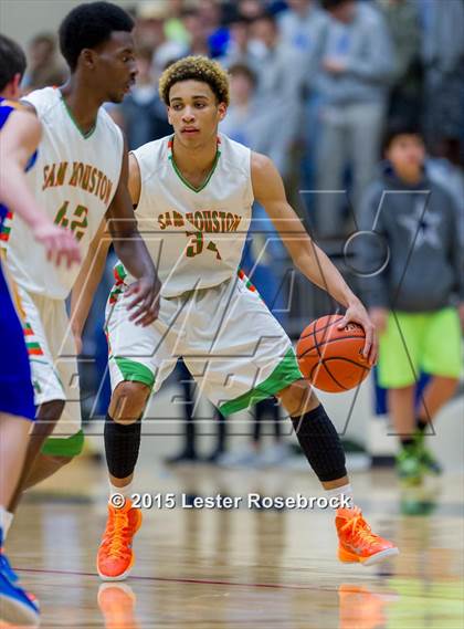 Thumbnail 1 in Alamo Heights vs. Houston (5A Bidistrict) photogallery.