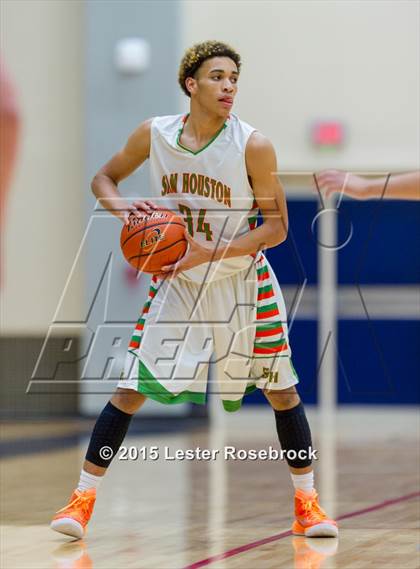 Thumbnail 3 in Alamo Heights vs. Houston (5A Bidistrict) photogallery.