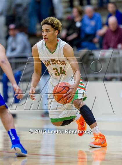 Thumbnail 1 in Alamo Heights vs. Houston (5A Bidistrict) photogallery.