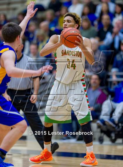 Thumbnail 1 in Alamo Heights vs. Houston (5A Bidistrict) photogallery.