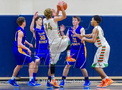 Thumbnail 3 in Alamo Heights vs. Houston (5A Bidistrict) photogallery.