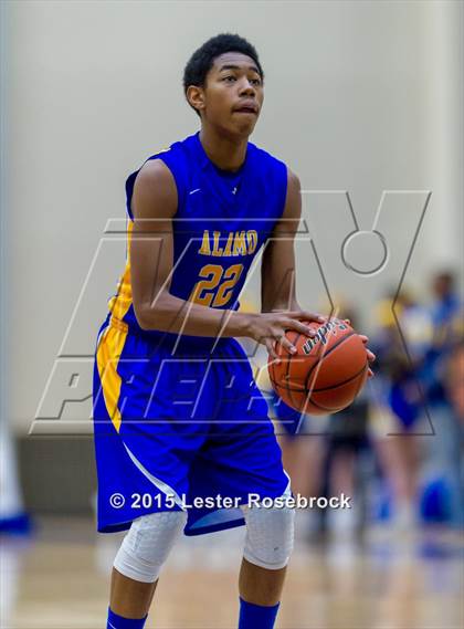 Thumbnail 3 in Alamo Heights vs. Houston (5A Bidistrict) photogallery.