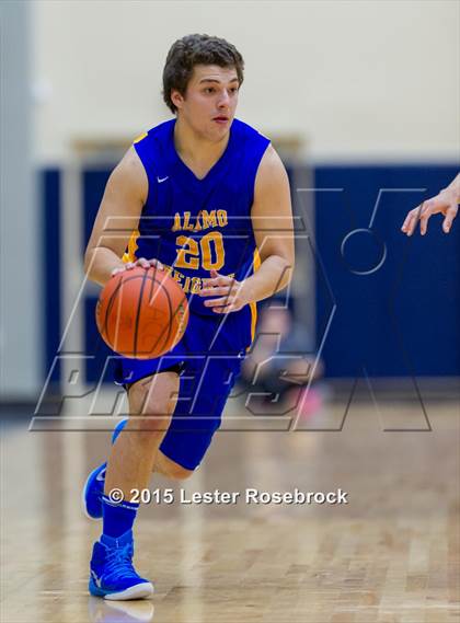 Thumbnail 1 in Alamo Heights vs. Houston (5A Bidistrict) photogallery.