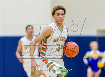 Thumbnail 1 in Alamo Heights vs. Houston (5A Bidistrict) photogallery.