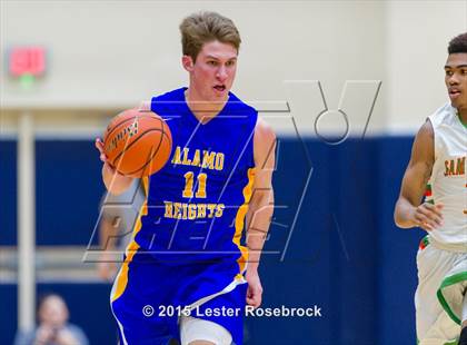Thumbnail 2 in Alamo Heights vs. Houston (5A Bidistrict) photogallery.