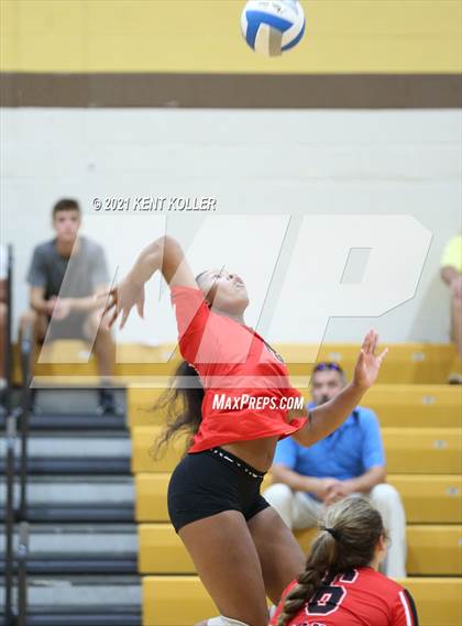 Thumbnail 3 in Quad Meet @ Adams photogallery.