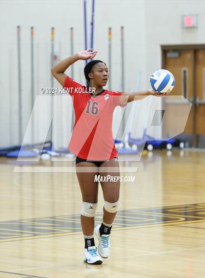 Thumbnail 3 in Quad Meet @ Adams photogallery.