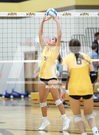 Thumbnail 2 in Quad Meet @ Adams photogallery.