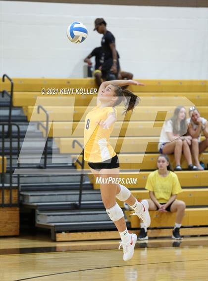 Thumbnail 3 in Quad Meet @ Adams photogallery.