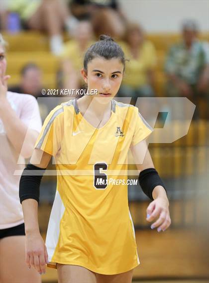 Thumbnail 3 in Quad Meet @ Adams photogallery.